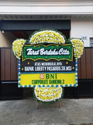 Papan Bunga Duka di Waropen Bawah
